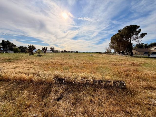 43127 40th E, Lancaster, CA 93535