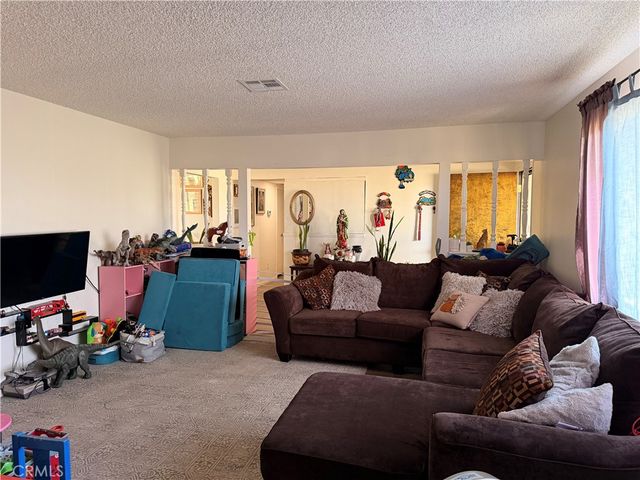 43127 40th E, Lancaster, CA 93535