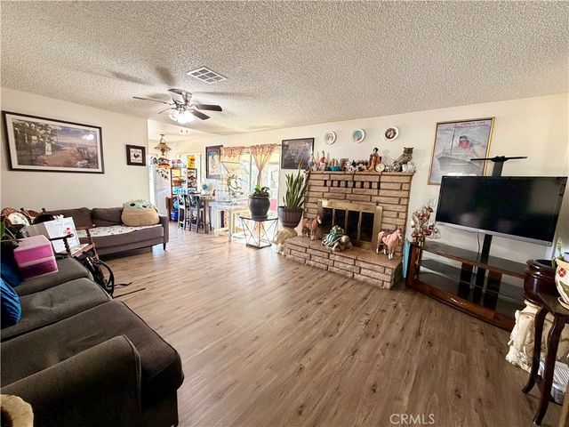 43127 40th E, Lancaster, CA 93535