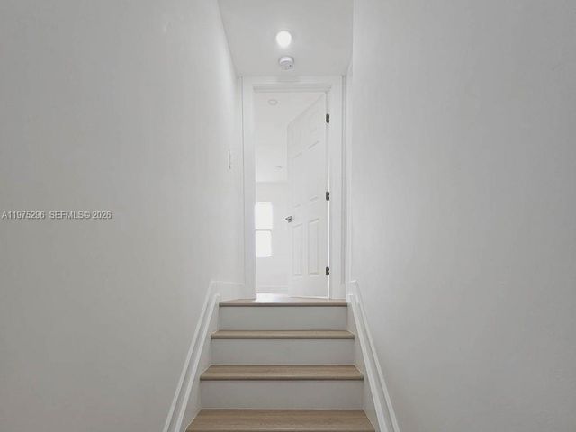 17911 NW 68th Ave O208, Hialeah, FL 33015