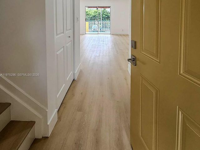 17911 NW 68th Ave O208, Hialeah, FL 33015