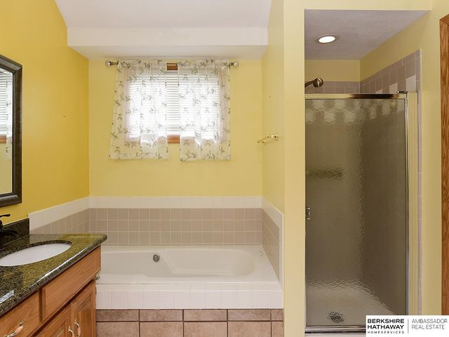 2505 Blackhawk Drive, Bellevue, NE 68123
