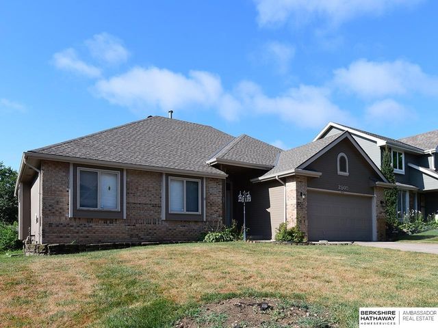 2505 Blackhawk Drive, Bellevue, NE 68123