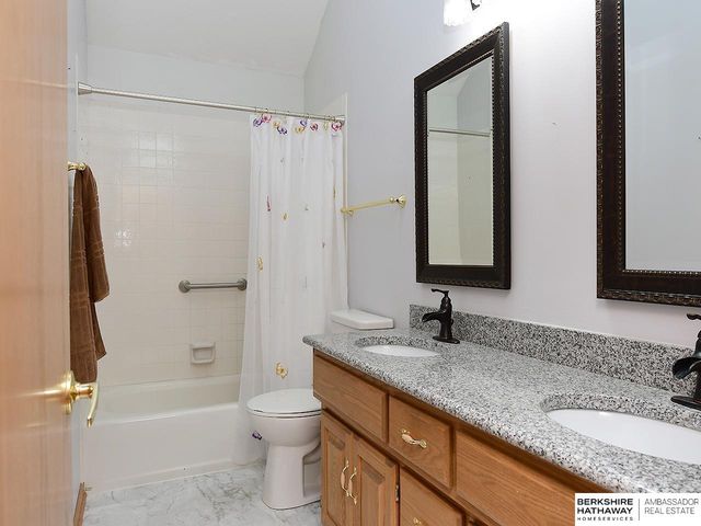 2505 Blackhawk Drive, Bellevue, NE 68123