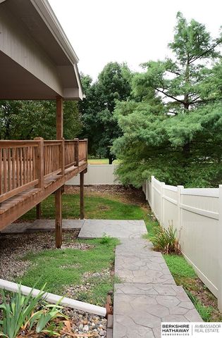 2505 Blackhawk Drive, Bellevue, NE 68123