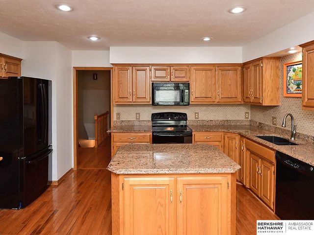 2505 Blackhawk Drive, Bellevue, NE 68123
