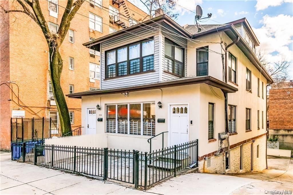 204 W 260th Street, Bronx, NY 10471