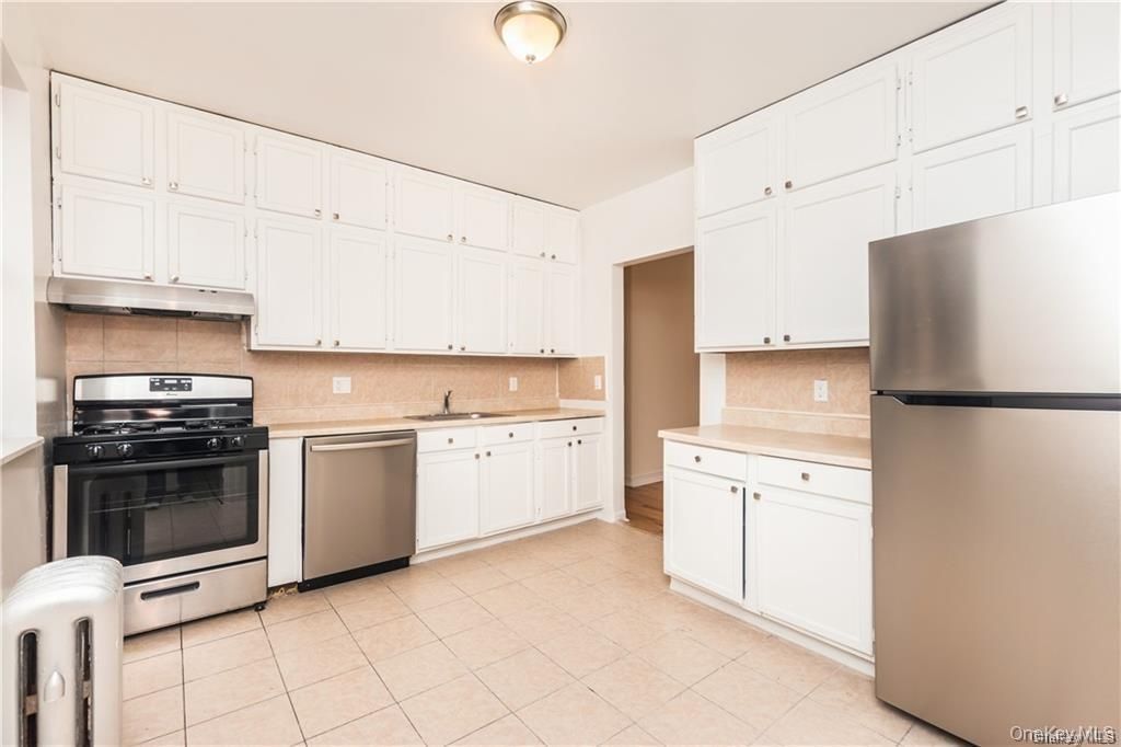 204 W 260th Street, Bronx, NY 10471 — photo 3