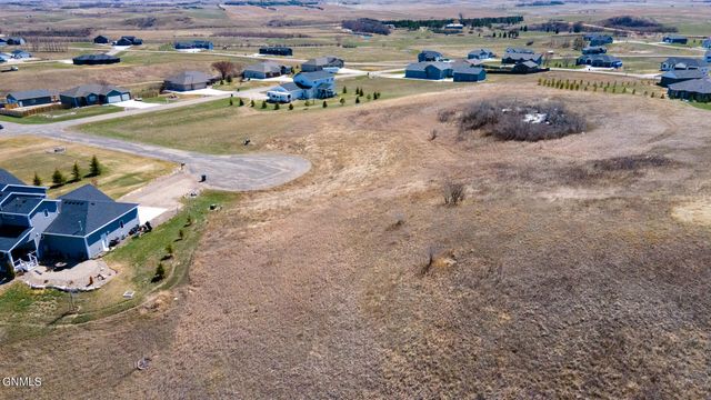 717 Branding Iron Drive, Bismarck, ND 58503 property photo
