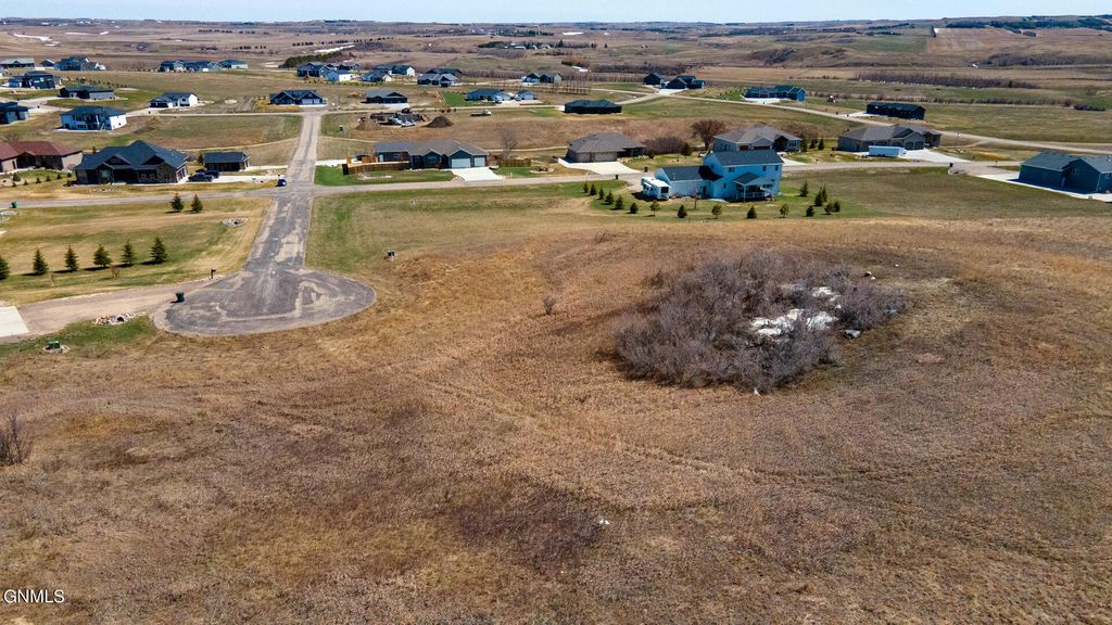 717 Branding Iron Drive, Bismarck, ND 58503 photo 12