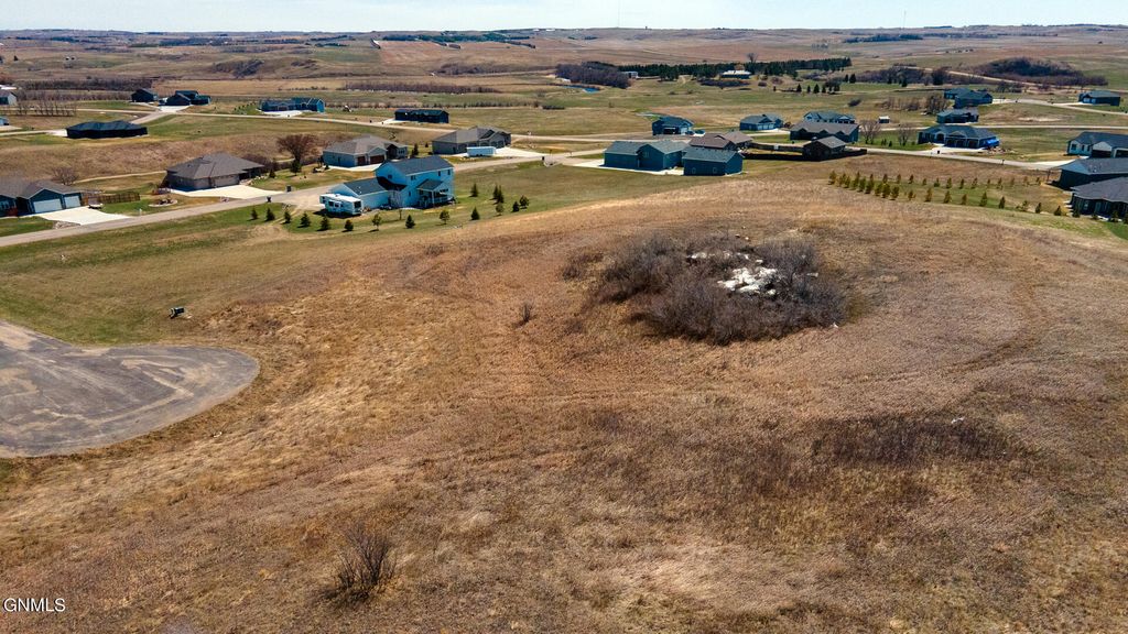 717 Branding Iron Drive, Bismarck, ND 58503 photo 15
