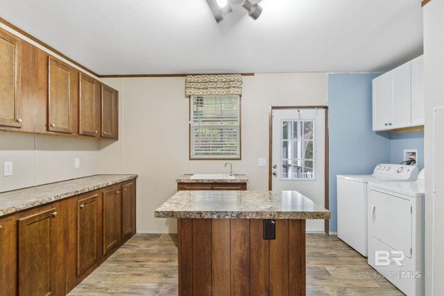 7860 Cliff's Landing Road, Bay Minette, AL 36507