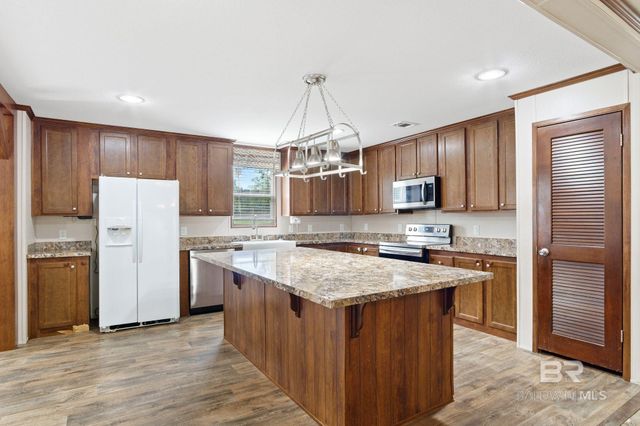 7860 Cliff's Landing Road, Bay Minette, AL 36507