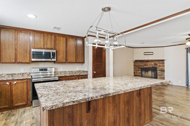 7860 Cliff's Landing Road, Bay Minette, AL 36507