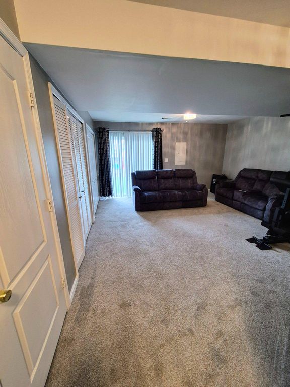 Image 12 of property listing at 9709 WOODYARD CIR, Upper Marlboro, MD 20772