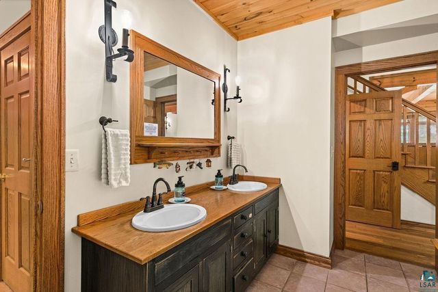 4822 E Tri Lakes Rd, Superior, WI 54880