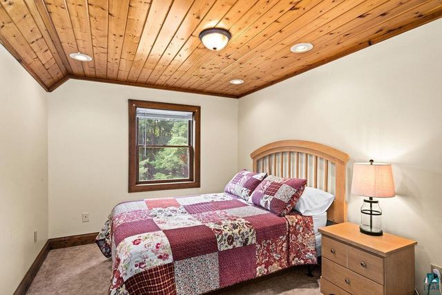 4822 E Tri Lakes Rd, Superior, WI 54880