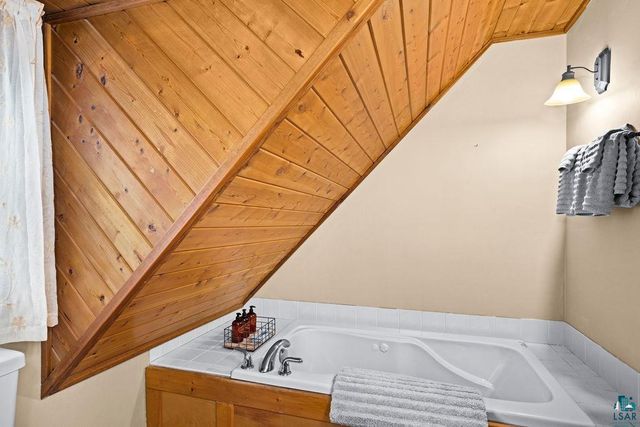 4822 E Tri Lakes Rd, Superior, WI 54880