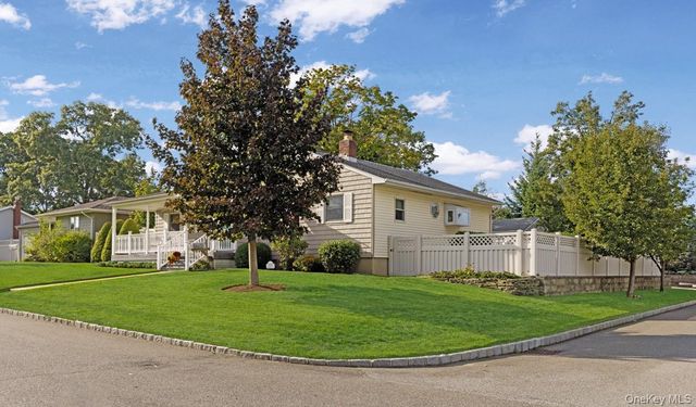 1040 4th Street, West Babylon, NY 11704