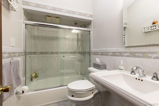 1040 4th Street, West Babylon, NY 11704