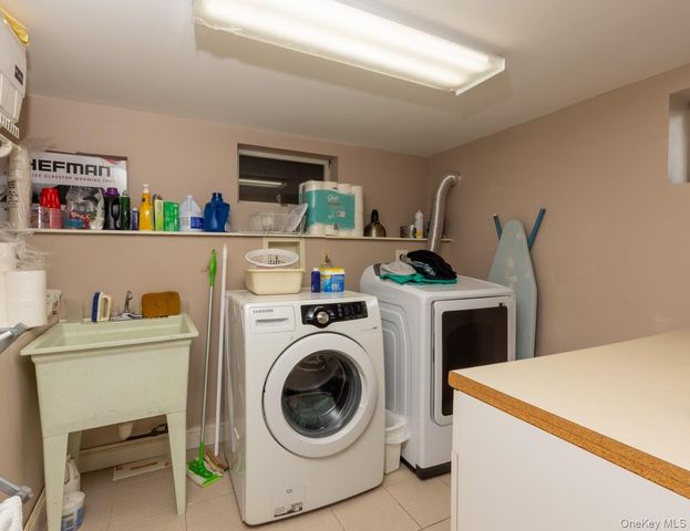 1040 4th Street, West Babylon, NY 11704