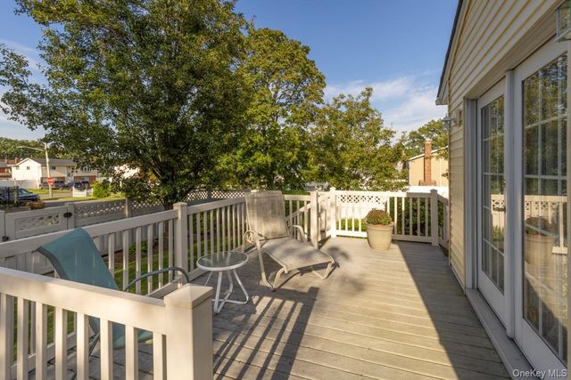 1040 4th Street, West Babylon, NY 11704