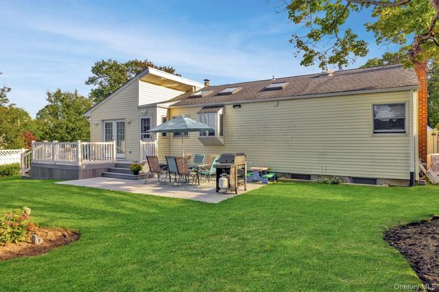 1040 4th Street, West Babylon, NY 11704