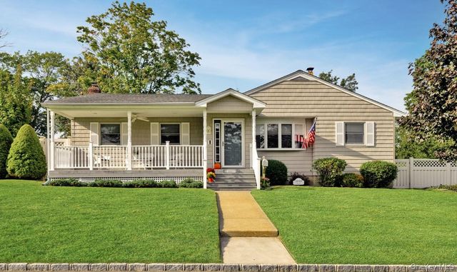 1040 4th Street, West Babylon, NY 11704