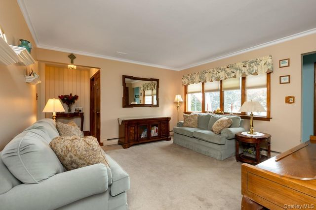 1040 4th Street, West Babylon, NY 11704