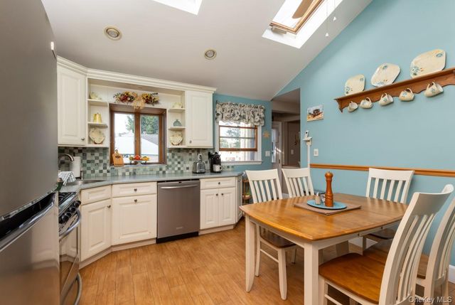 1040 4th Street, West Babylon, NY 11704
