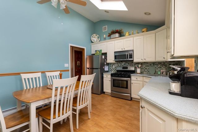 1040 4th Street, West Babylon, NY 11704
