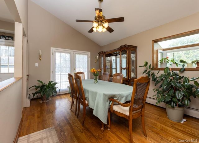 1040 4th Street, West Babylon, NY 11704