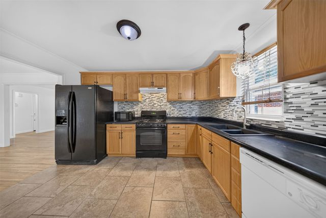 4921 S Norfolk Avenue, Tulsa, OK 74105
