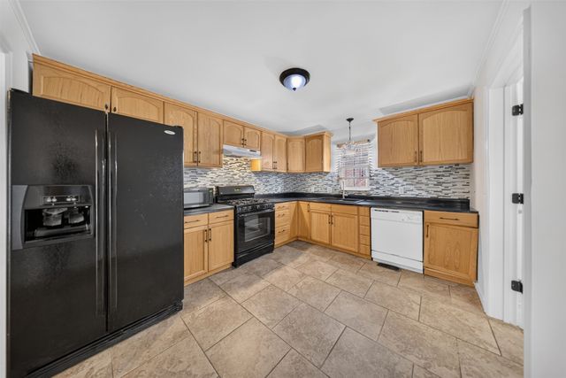 4921 S Norfolk Avenue, Tulsa, OK 74105