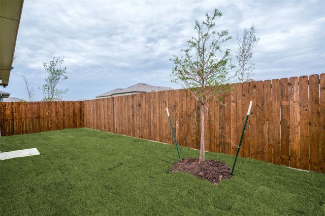 14048 Earlham Street, Pilot Point, TX 76258