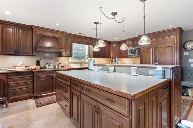 1609 Shenstone CT, Virginia Beach, VA 23455