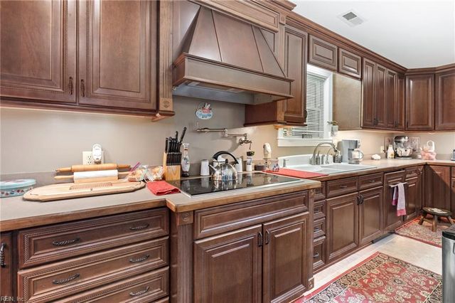 1609 Shenstone CT, Virginia Beach, VA 23455