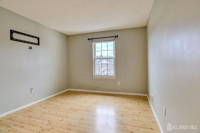 20 pembrook Avenue, North Brunswick, NJ 08902