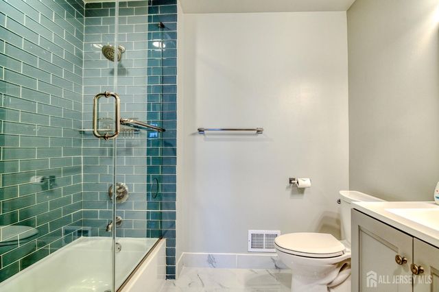 20 pembrook Avenue, North Brunswick, NJ 08902