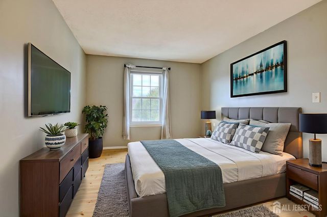 20 pembrook Avenue, North Brunswick, NJ 08902