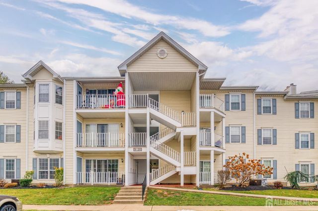 20 pembrook Avenue, North Brunswick, NJ 08902