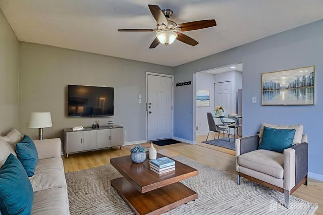 20 pembrook Avenue, North Brunswick, NJ 08902