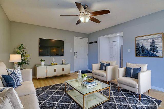 20 pembrook Avenue, North Brunswick, NJ 08902