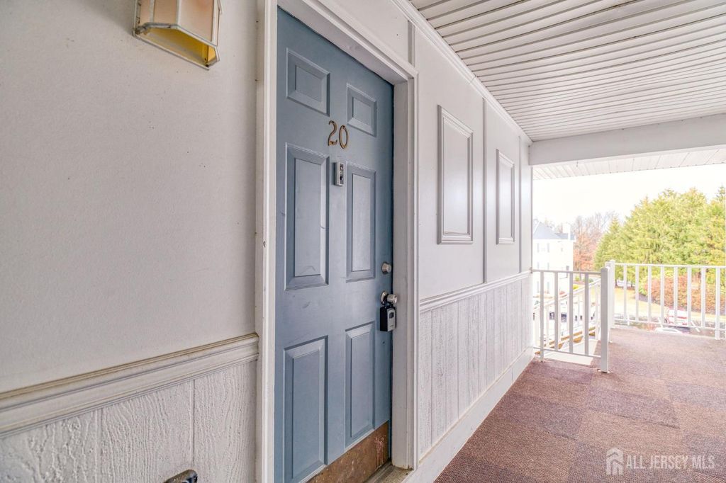 20 pembrook Avenue, North Brunswick, NJ 08902