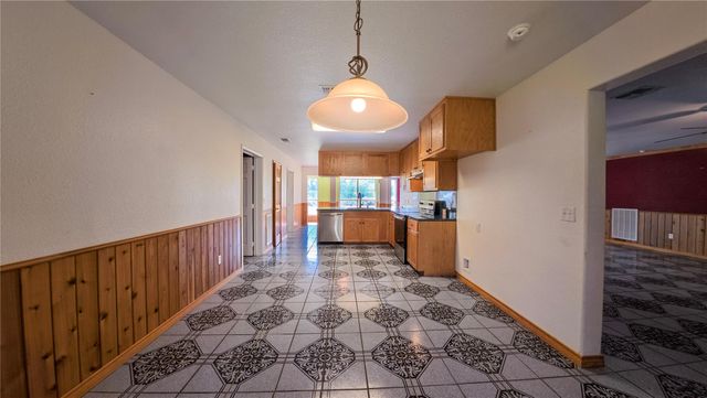 4491 County Road 382, Louise, TX 77455