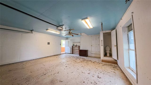 4491 County Road 382, Louise, TX 77455