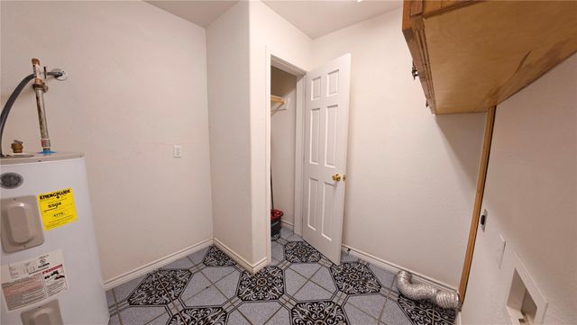 4491 County Road 382, Louise, TX 77455