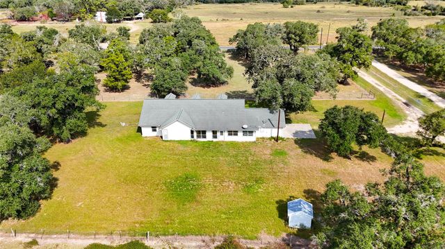 4491 County Road 382, Louise, TX 77455