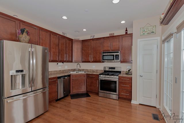 9870 Williams Drive, Huntley, IL 60142
