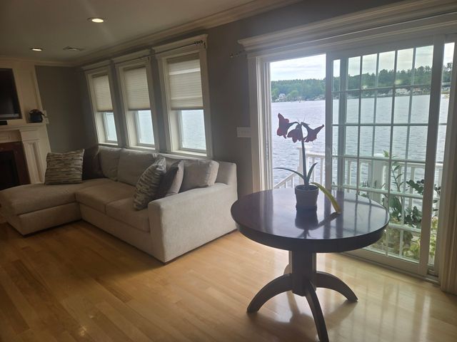 35 North Shore Road, Derry, NH 03038